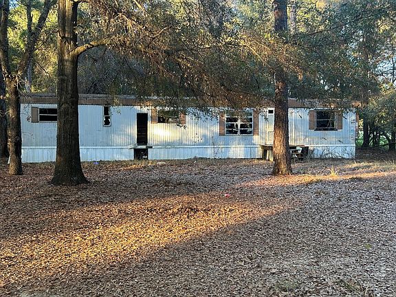 2nd image of 34 Hall Rd