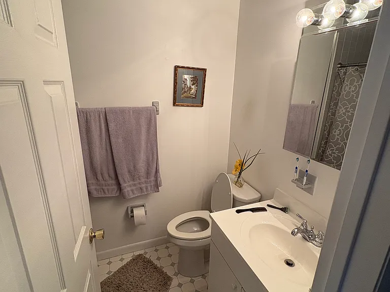 502 Westbourne Dr #4 — Photo 17