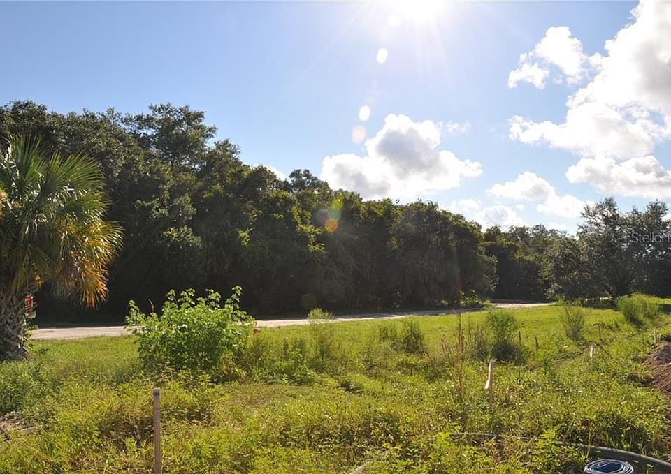 2nd image of 564 Tamiami Trl