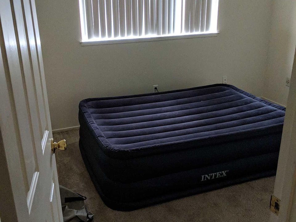 Bedroom for rent