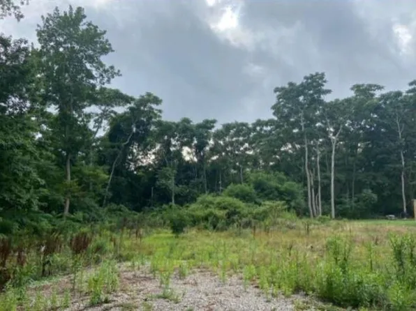 13 Rego Ave, Bristol, RI 02809