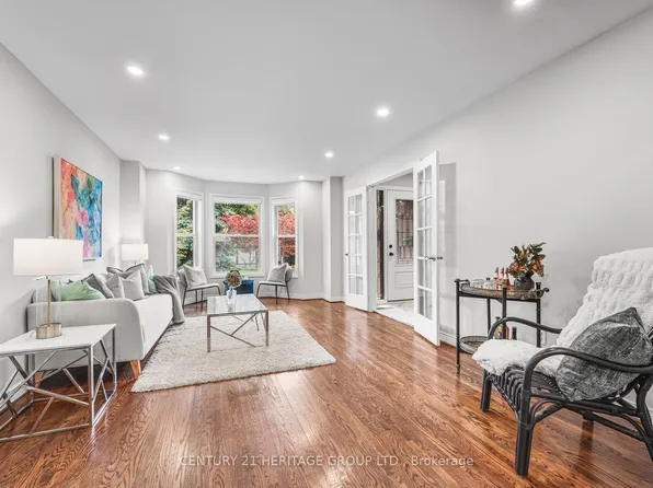 16 Wainwright Ave, Richmond Hill, ON L4C 5R5