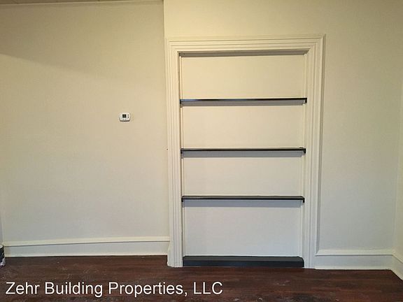 3rd image of 427 Poplar St