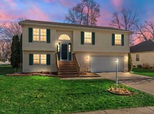 610 Galway Dr, Valparaiso, IN 46385