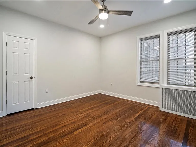 85 Van Reypen St. Apartments — Photo 7