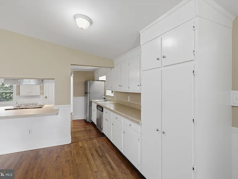 8606 Yellow Springs Rd — Photo 12
