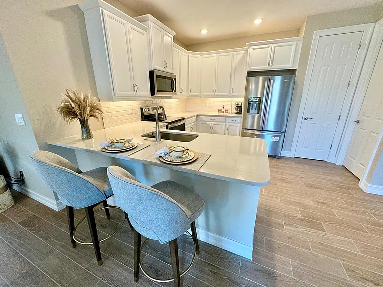 823 Enbrook Loop — Photo 4
