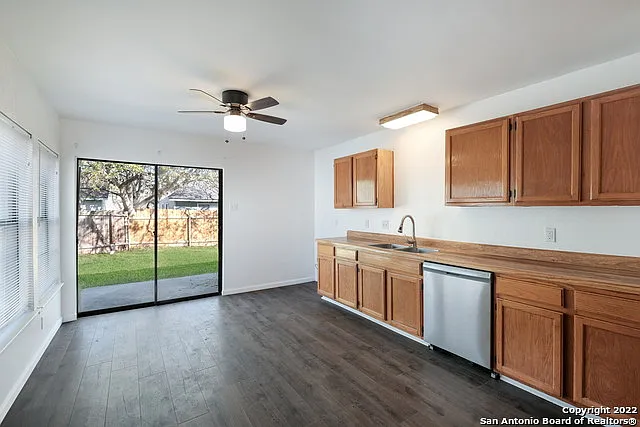5727 Jones Fall Dr — Photo 9