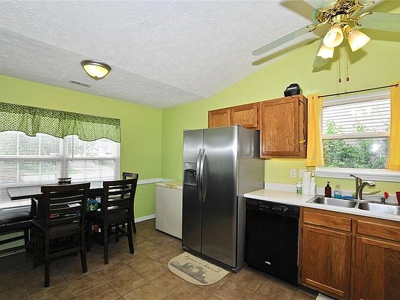2nd image of 3705 N Bearwood Dr