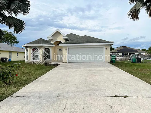 1835 SW Dalmatian Ave Photo 1