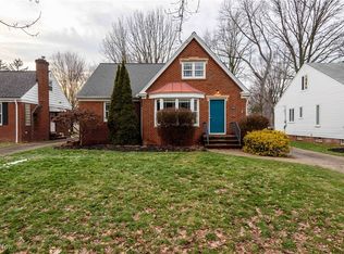 4284 W 215th St, Fairview Park, OH
