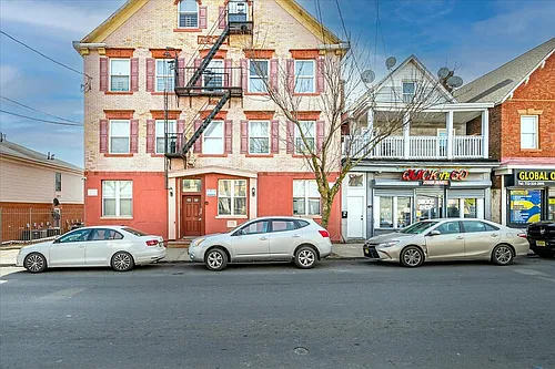 213 Hall Ave #8 Photo 1
