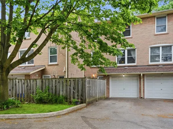 2277 Mountain Grove Ave #39, Burlington, ON L7P 2H8