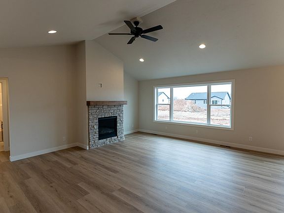 4th image of N9243 Anton St