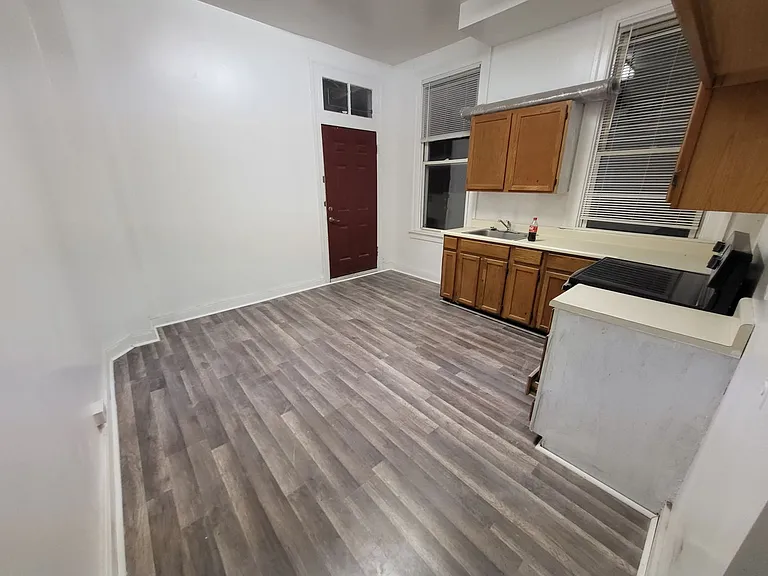 2102 N Charles St — Photo 7