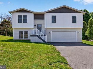 3 Walleye Dr, Shippensburg, PA 17257