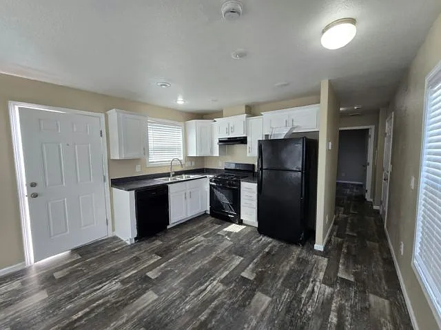 1 bed, 1.0 bath, 560 sqft, $1,350 — Photo 3