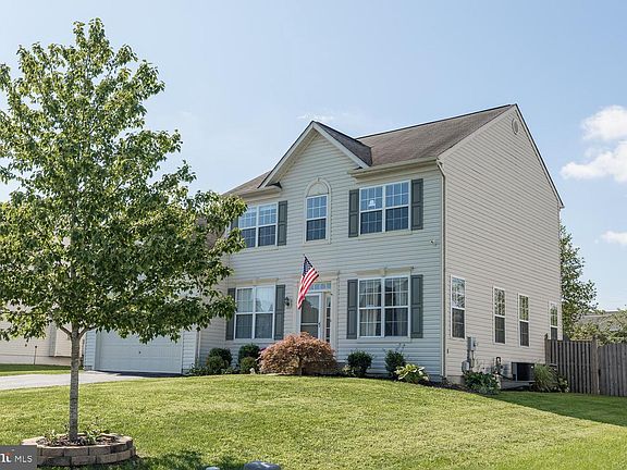 2nd image of 102 Keverne Ct