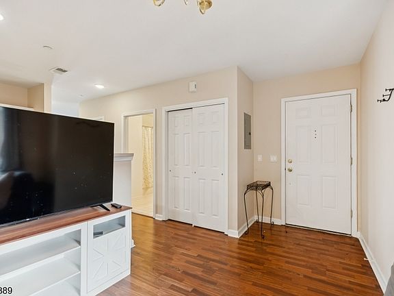 3rd image of 368 Rector St #408