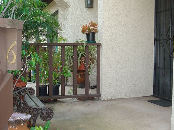 Entry/ Patio