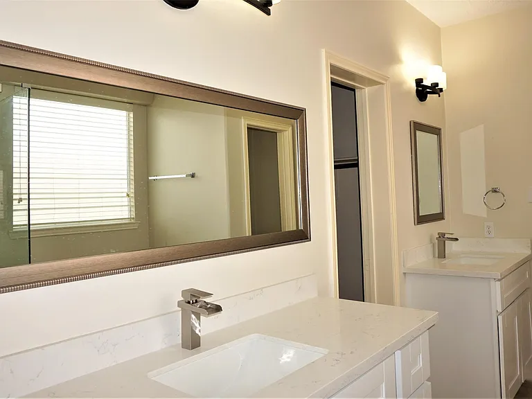 8123 Buffalo Springs Ct — Photo 16