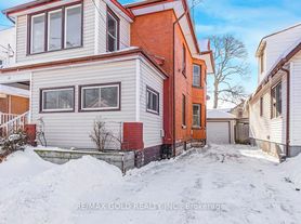 23 Avenue Pl