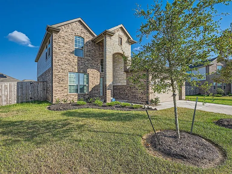 3735 Lion Creek Ct — Photo 2