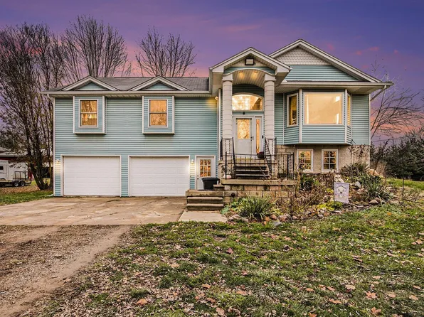 9777 Lambs Rd, Wales, MI 48027