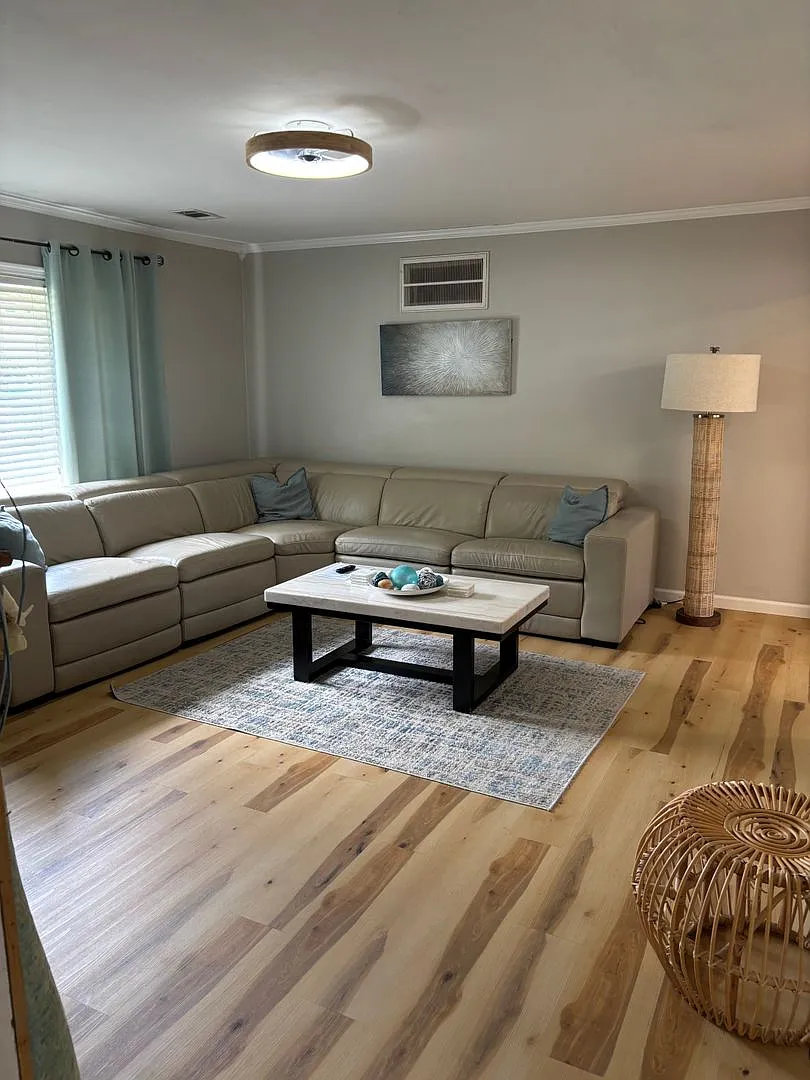 Fully Furnished 4-Bedroom Home! Ready for a 6-Month Lease — Photo 2