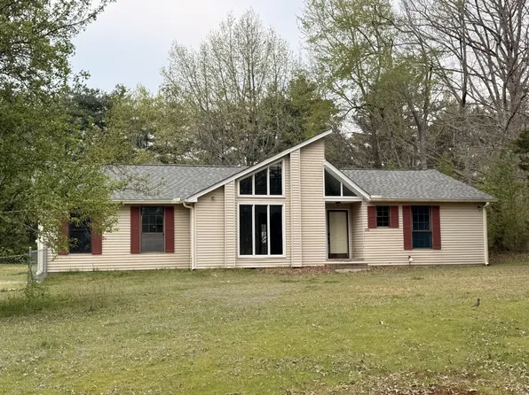 1081 Old Charlotte Rd, White Bluff, TN 37187