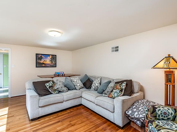 Family/tv/game room