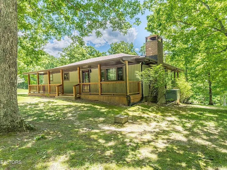 1806 Perimeter Dr — Photo 3