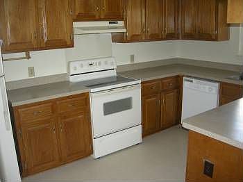 3rd image of 464 Youngs Mill Ln