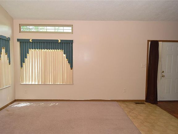 4th image of 5622 Liberty Creek Dr E
