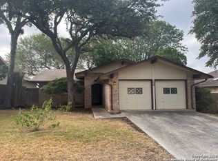 138 Bolerio Dr, Universal City, TX 78148