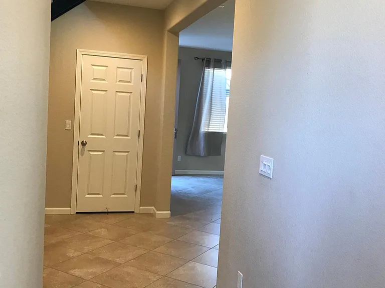 5290 Hom Dr — Photo 2