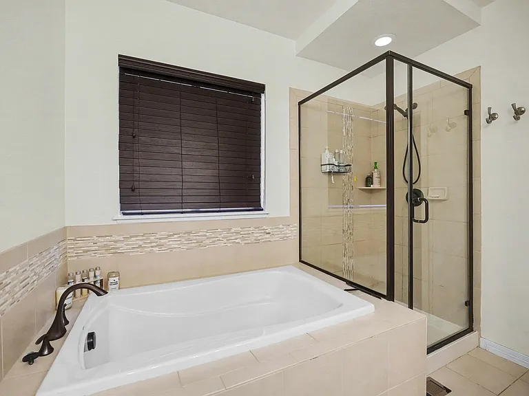 470 Grenville Cir — Photo 12