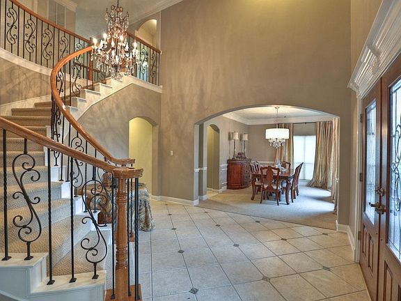 Dining room akin to the kitchen