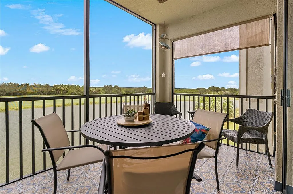 2 bed, 2.0 bath, 1156 sqft, $2,295 — Photo 3