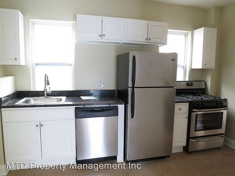 1st image of 2714 W Armitage Ave #1