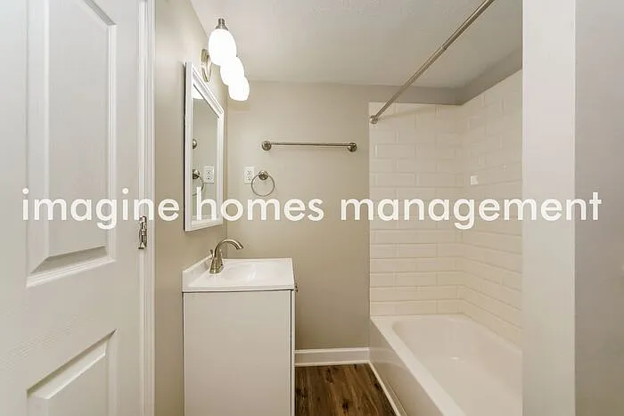 620 E Beecher St — Photo 9