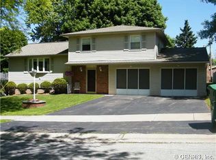 14 Cove Dr, Rochester, NY 14617