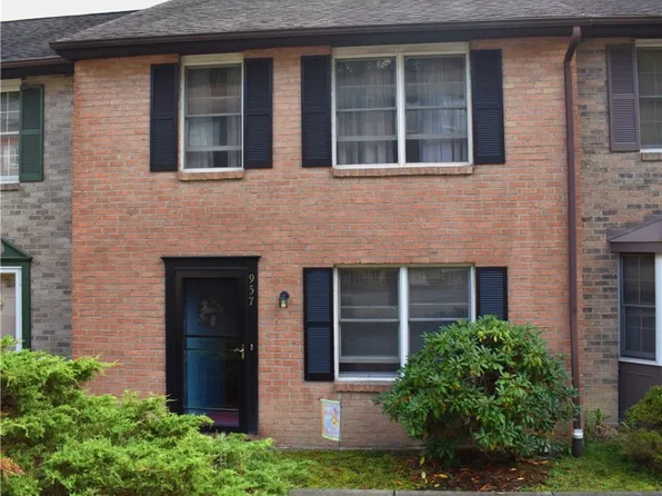 957 Twin Leaf Ct, Bethel Park, PA 15102