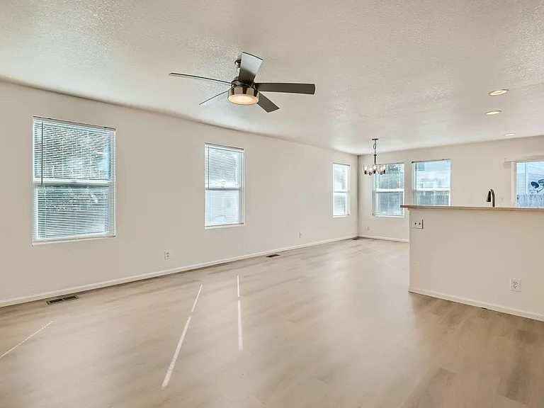 5514 Laredo St — Photo 6