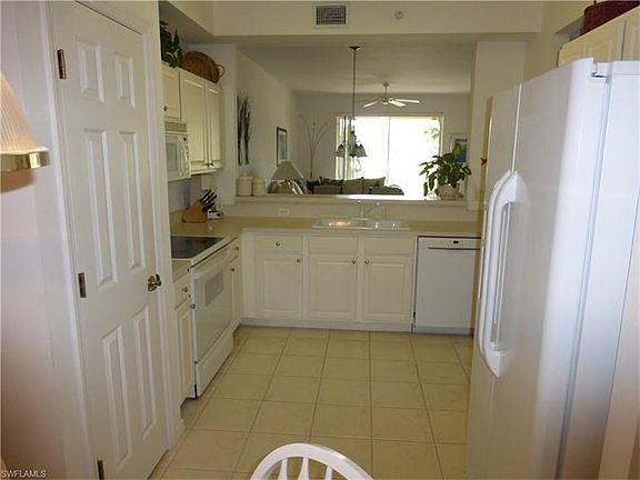 5th image of 3972 Bishopwood Ct E Unit 105