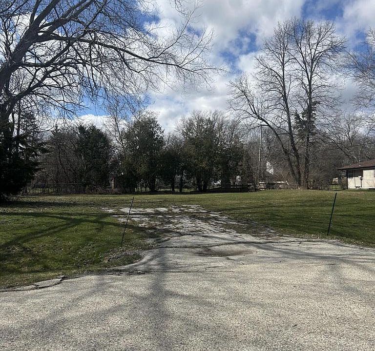 1st image of 9091 North SILVER BROOK LANE