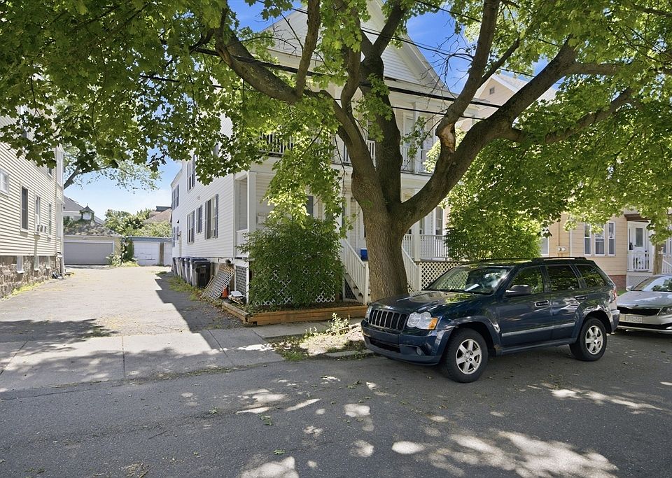 1st image of 11 Gardner St APT 4