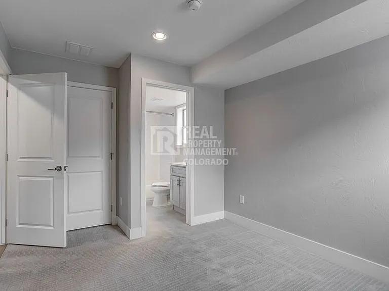 1227 N Perry St — Photo 18