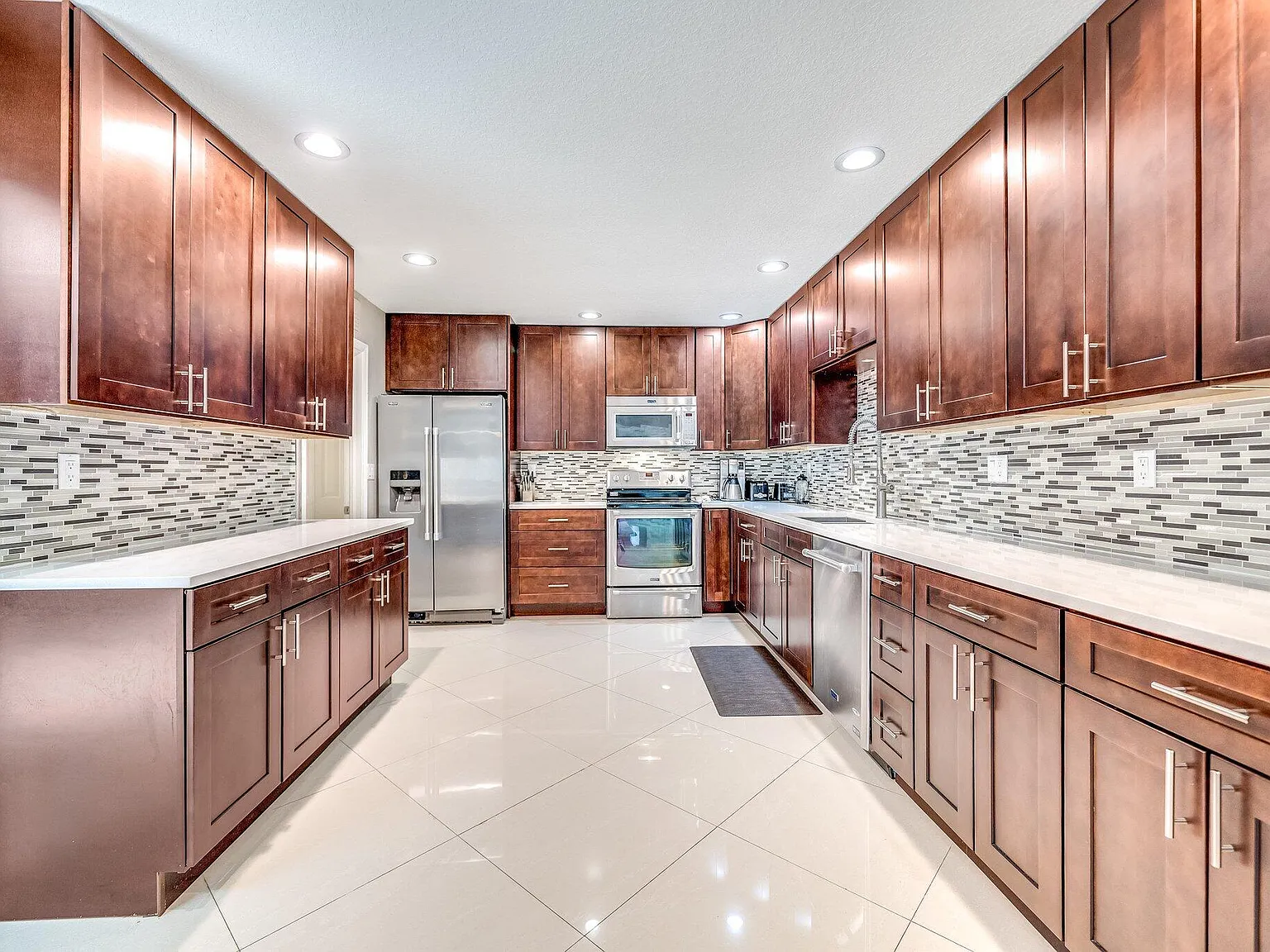 4 bed, 2.0 bath, 2176 sqft, $5,000 — Photo 1