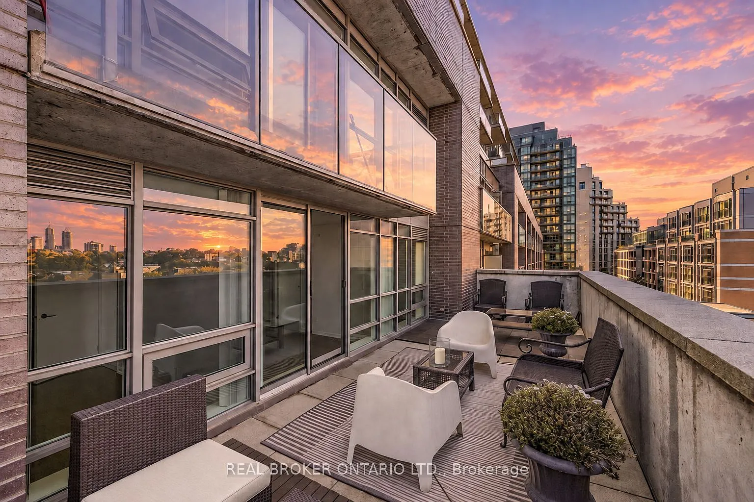 2 bed, $3,100 — Photo 1